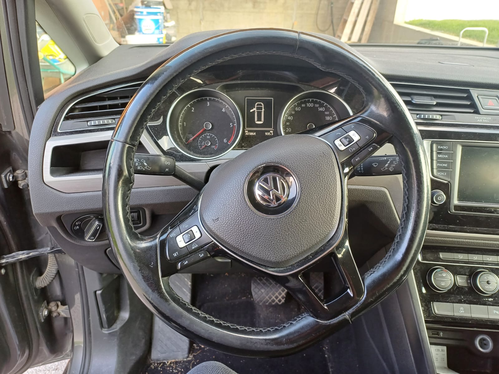 Unutrašnjost automobila prije dubinskog čišćenja 3 - SantClean