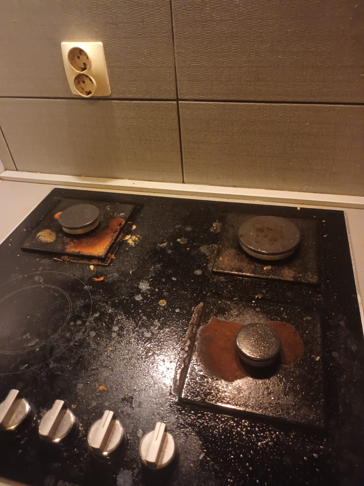 Pećnica prije čišćenja 2 - SantClean