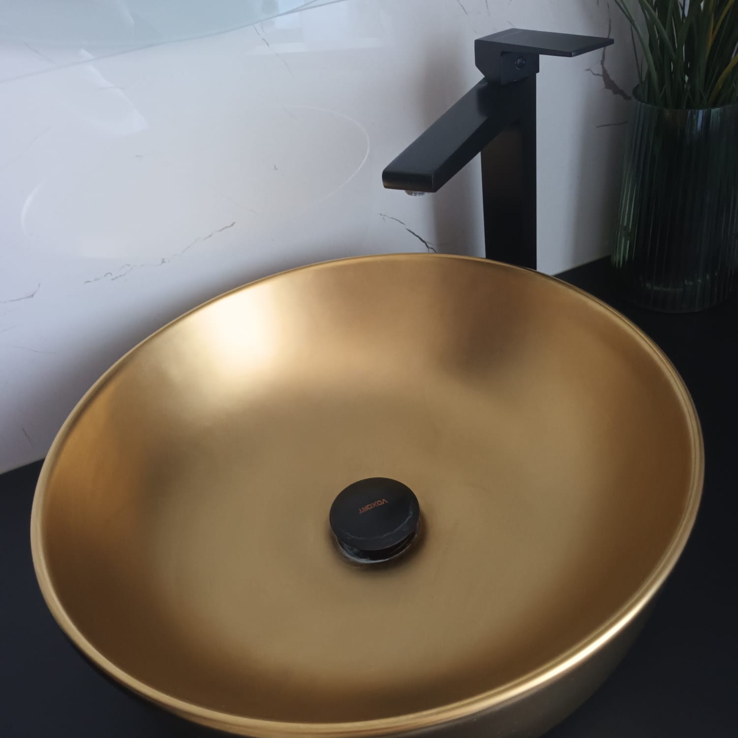 Umivaonik nakon čišćenja - SantClean